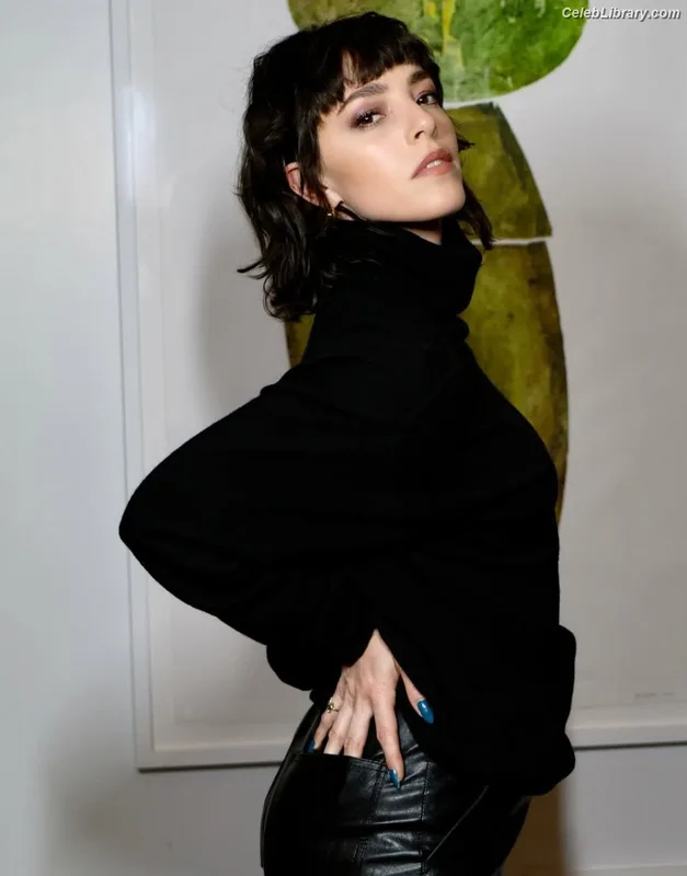 Olivia Thirlby photo 18 of 19
