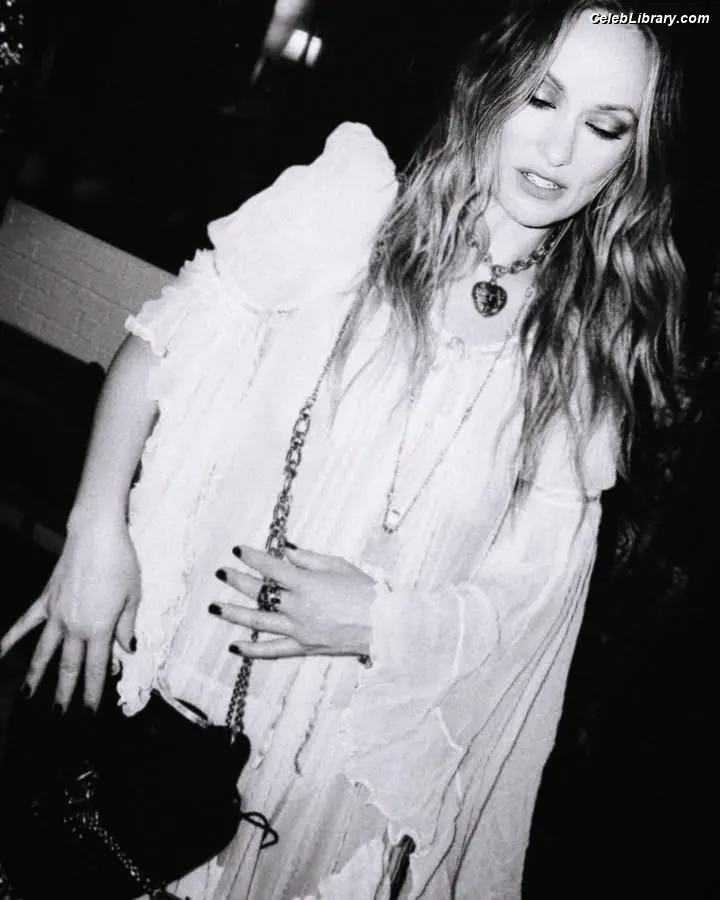 Olivia Wilde photo 23 of 1242