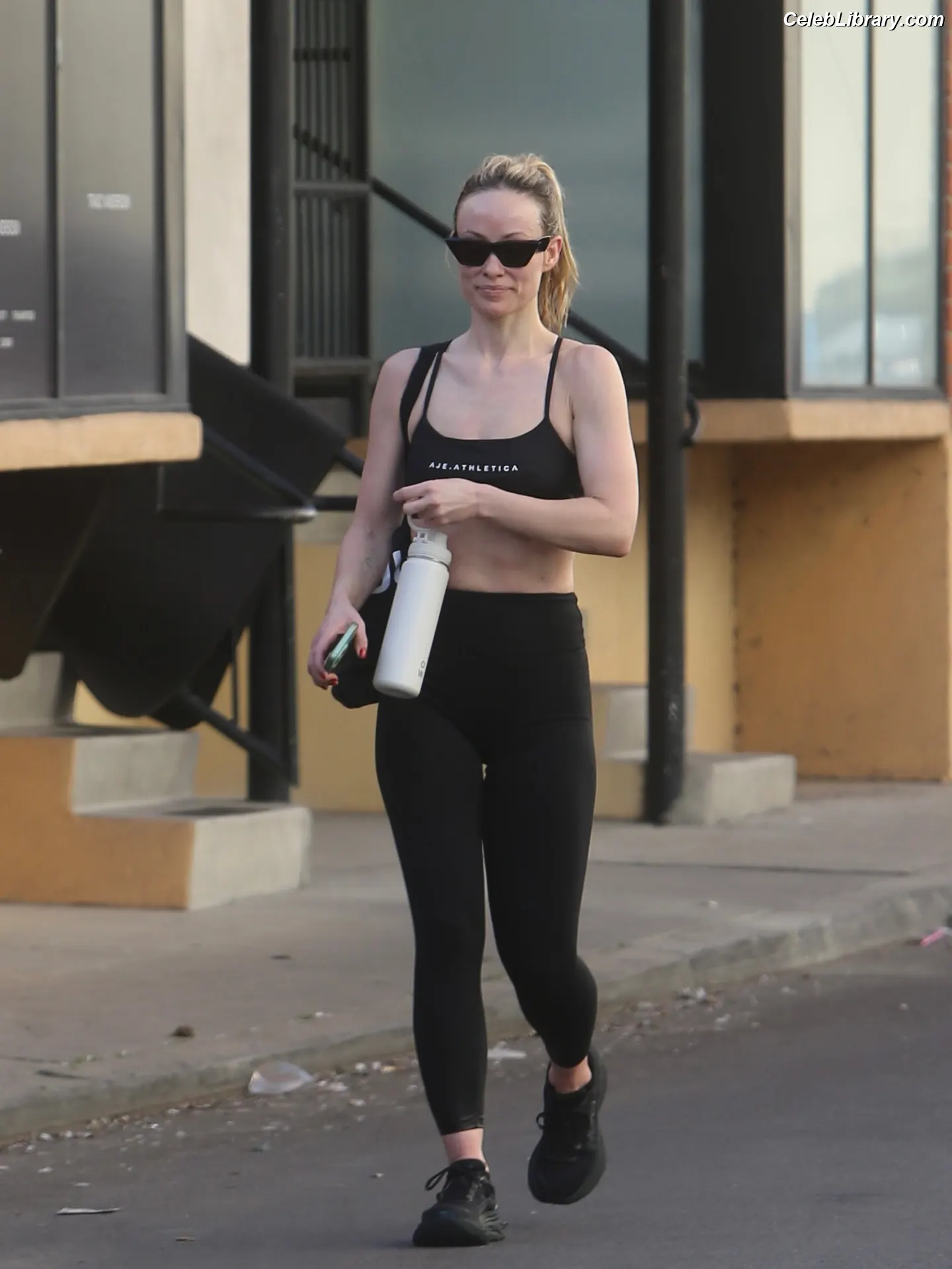 Olivia Wilde photo 11 of 1242