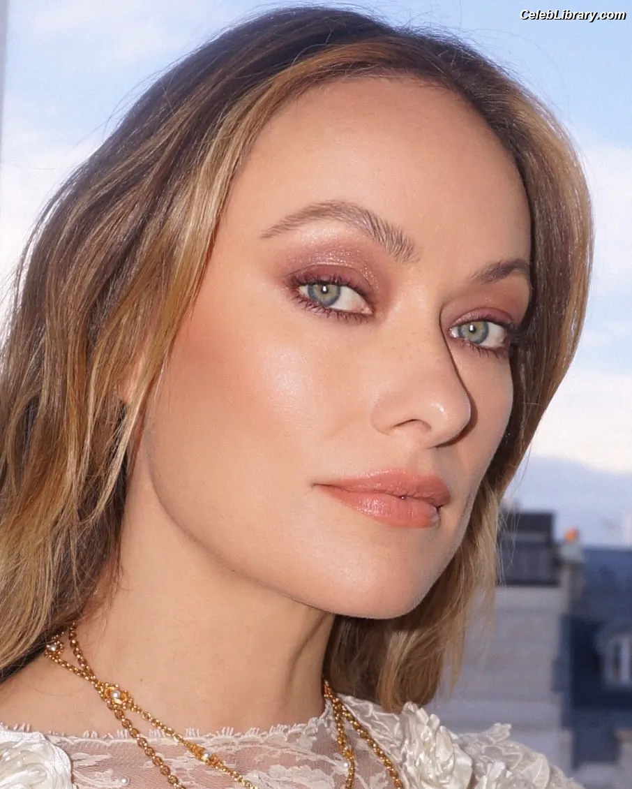 Olivia Wilde photo 4 of 1242