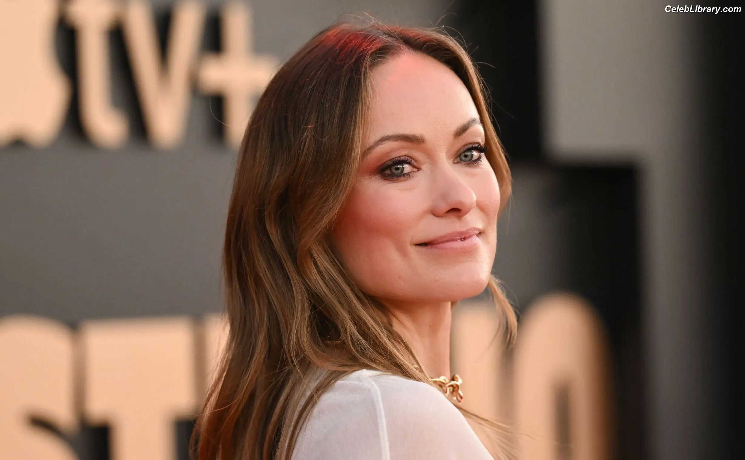 Olivia Wilde photo 8 of 1242