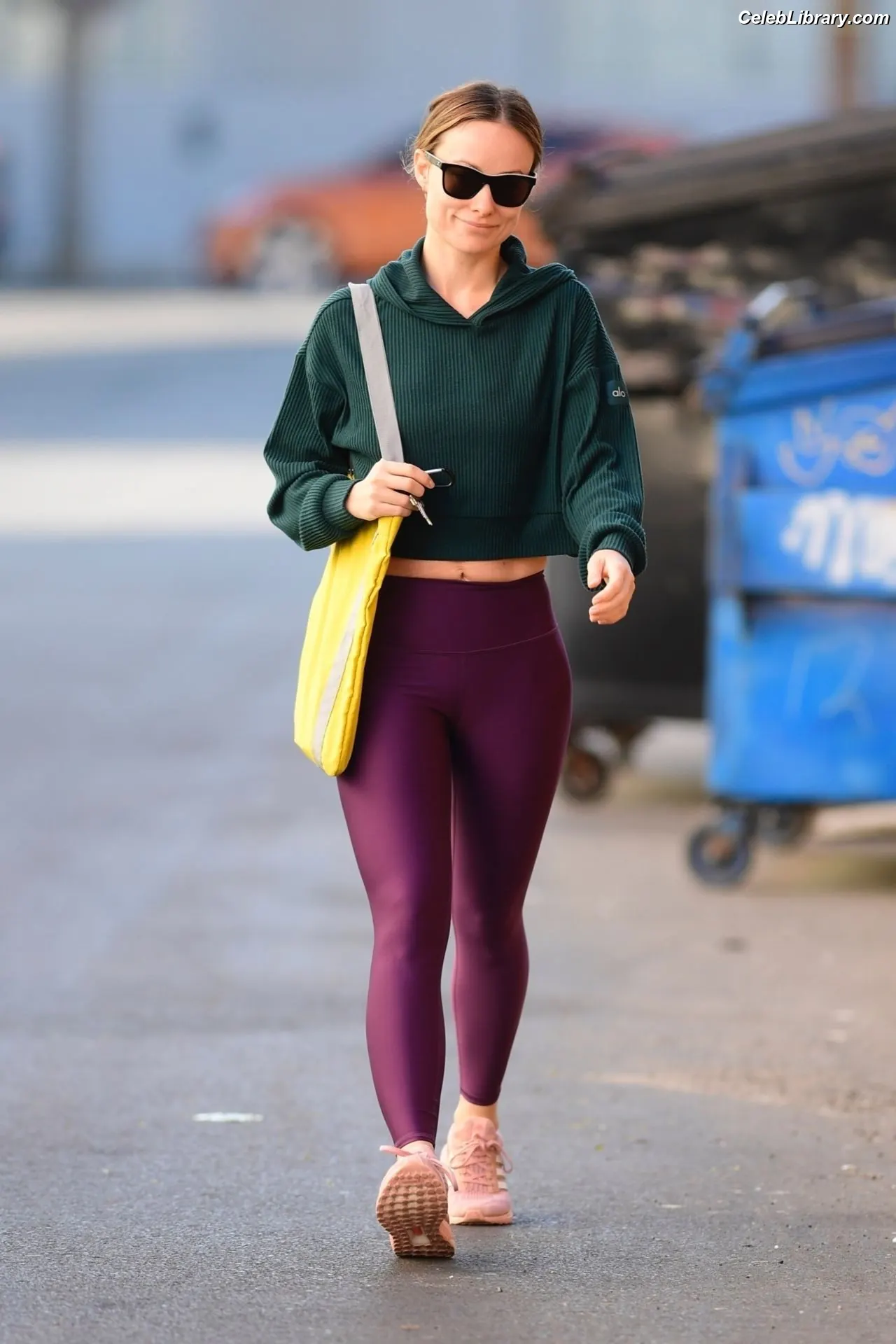 Olivia Wilde photo 6 of 1242