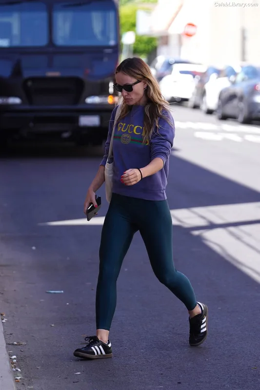 Olivia Wilde photo 18 of 1242