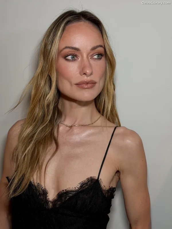 Olivia Wilde photo 17 of 1242