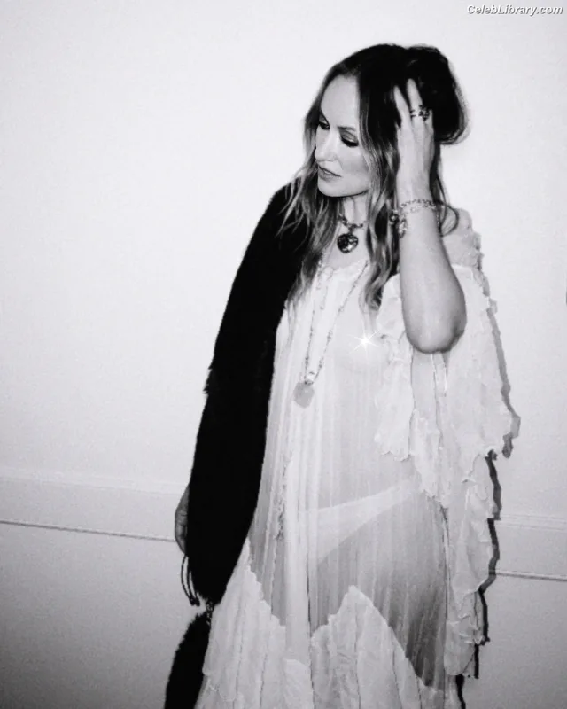 Olivia Wilde photo 21 of 1242