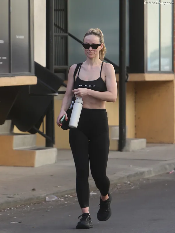 Olivia Wilde photo 10 of 1242