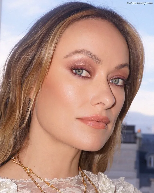 Olivia Wilde photo 3 of 1242