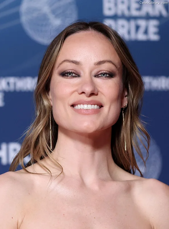 Olivia Wilde photo 3 of 1242