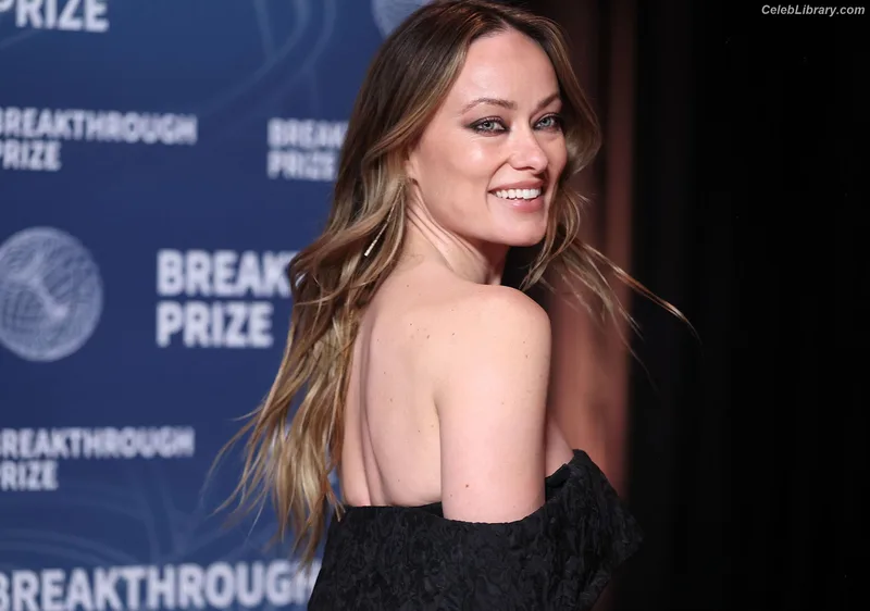 Olivia Wilde photo 5 of 1242