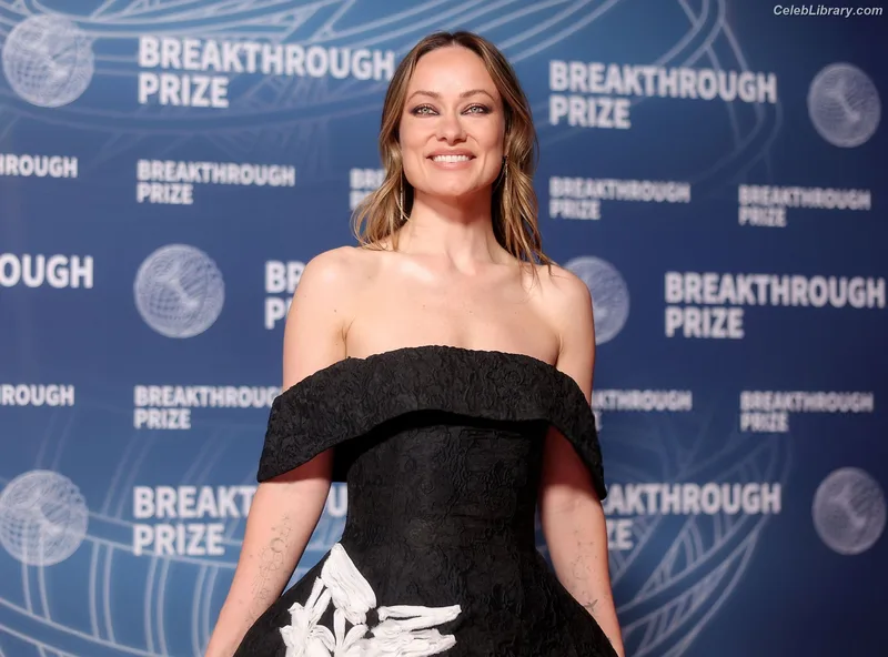 Olivia Wilde photo 7 of 1242