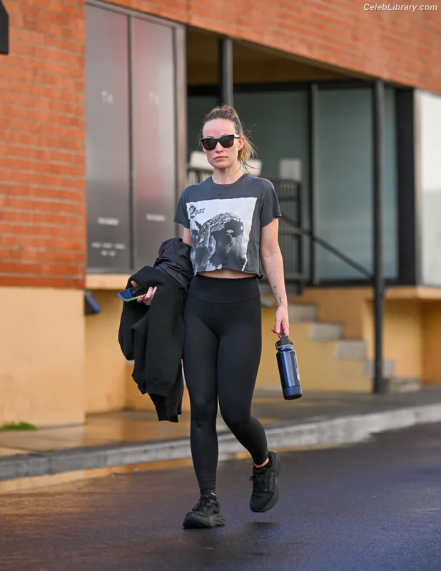 Olivia Wilde photo 4 of 1242