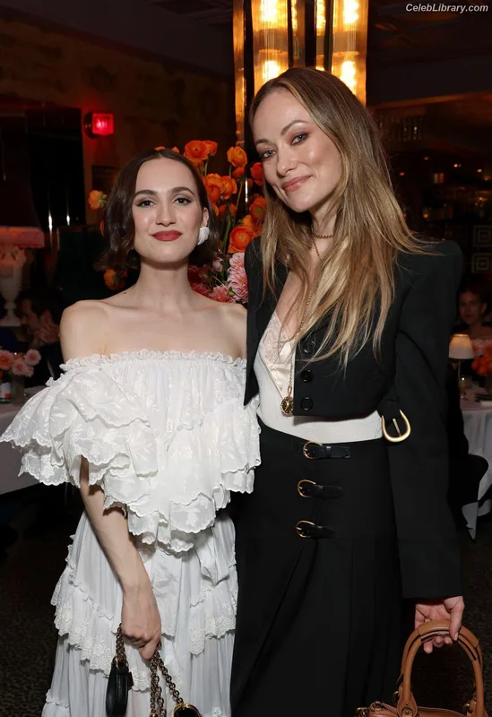 Olivia Wilde photo 4 of 1242