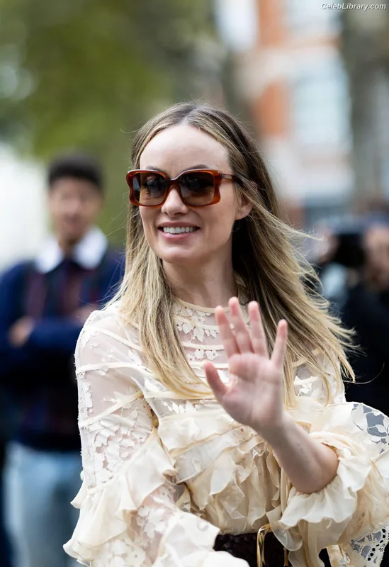 Olivia Wilde photo 7 of 1242