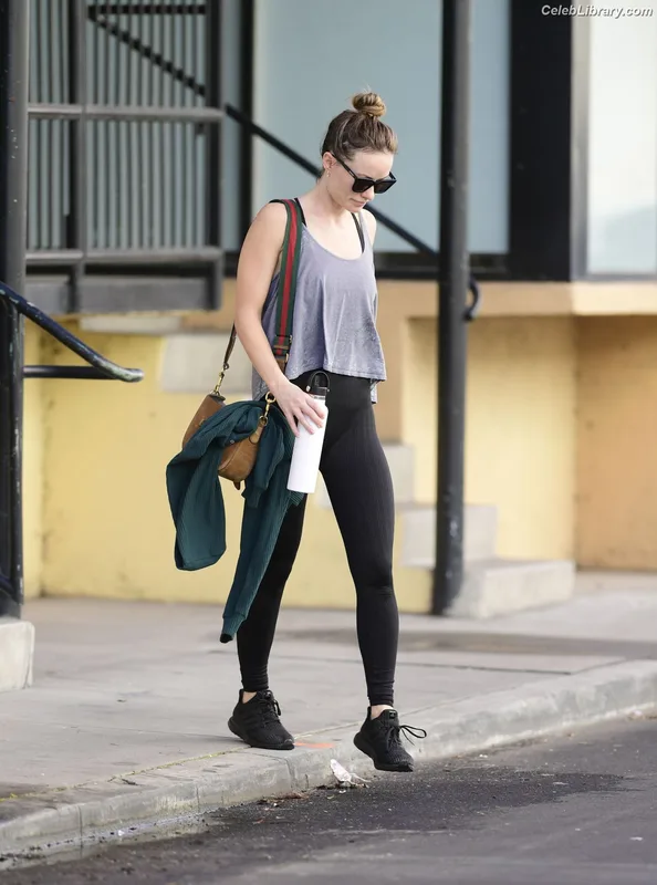 Olivia Wilde photo 9 of 1242