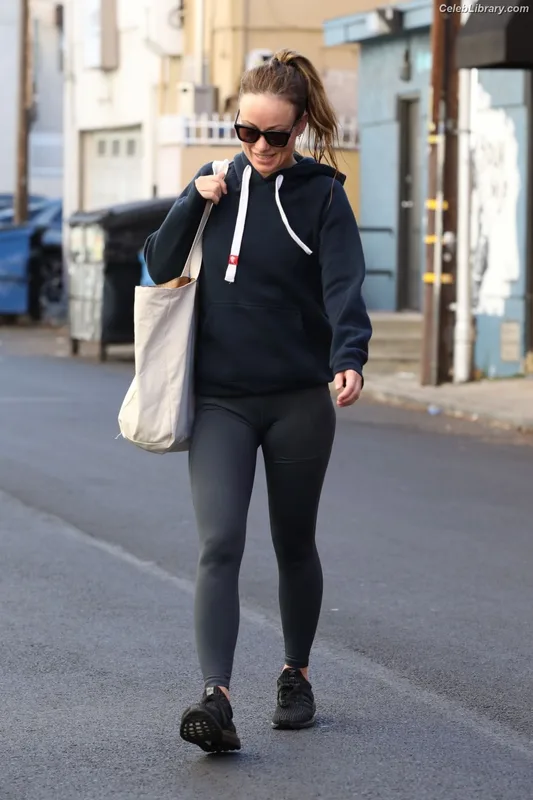 Olivia Wilde photo 16 of 1242