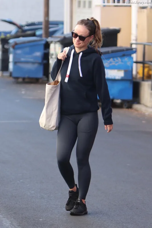Olivia Wilde photo 19 of 1242