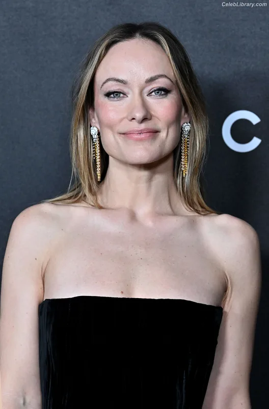 Olivia Wilde photo 1 of 1242