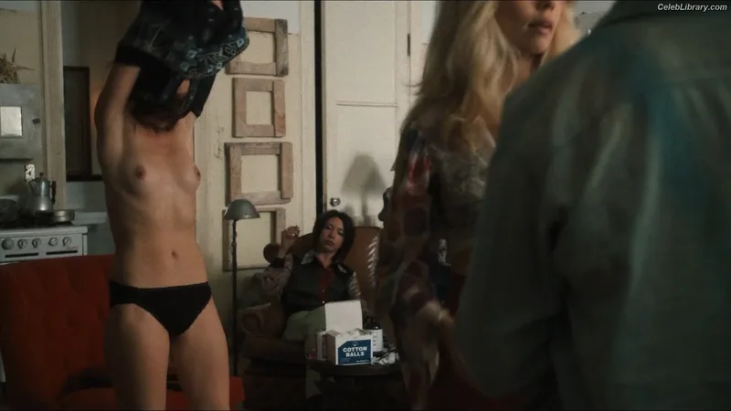 Olivia Wilde photo 3 of 1242