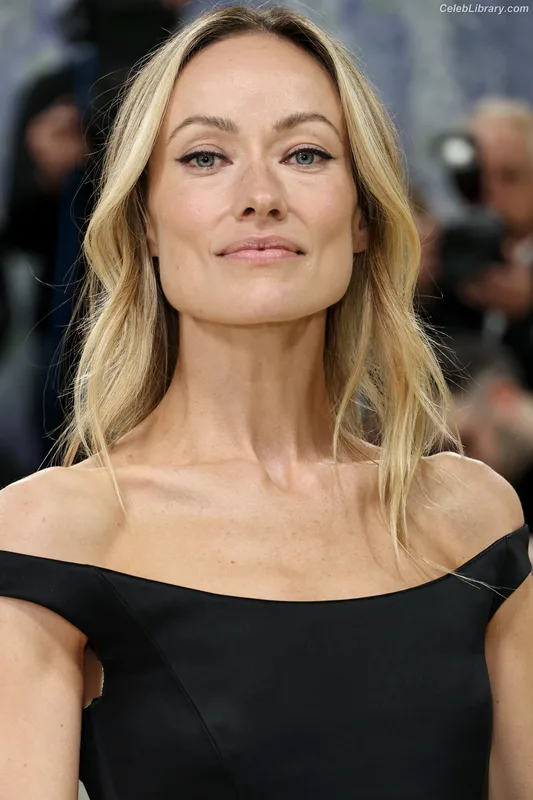 Olivia Wilde photo 5 of 1242