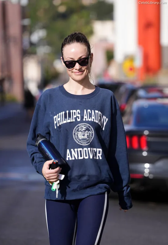 Olivia Wilde photo 8 of 1242
