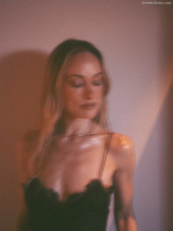 Olivia Wilde photo 7 of 1242