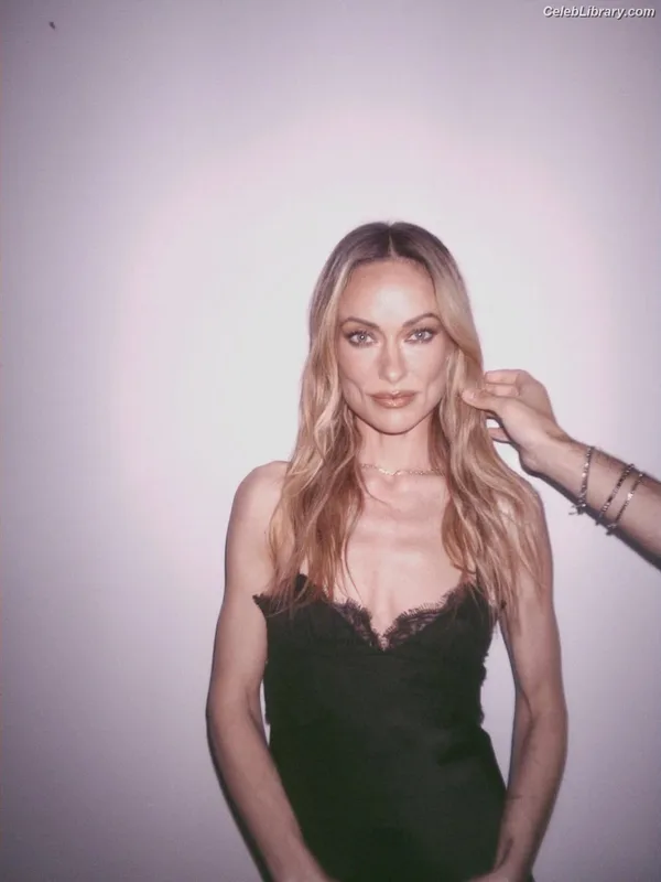 Olivia Wilde photo 8 of 1242