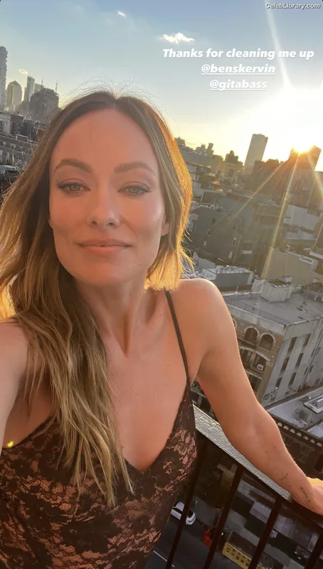 Olivia Wilde photo 1 of 1242