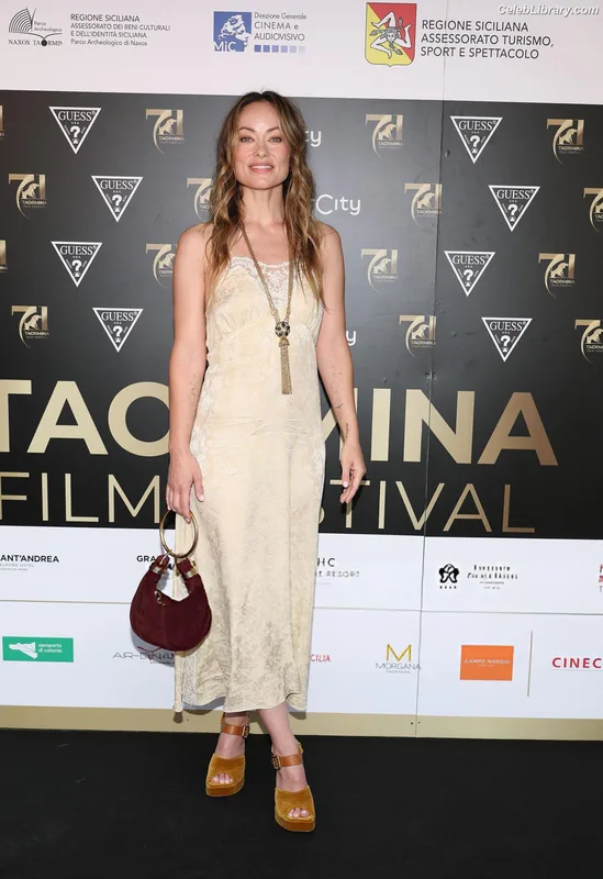 Olivia Wilde photo 6 of 1242
