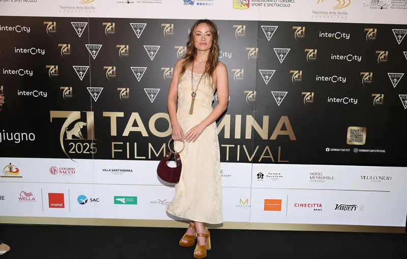 Olivia Wilde photo 12 of 1242