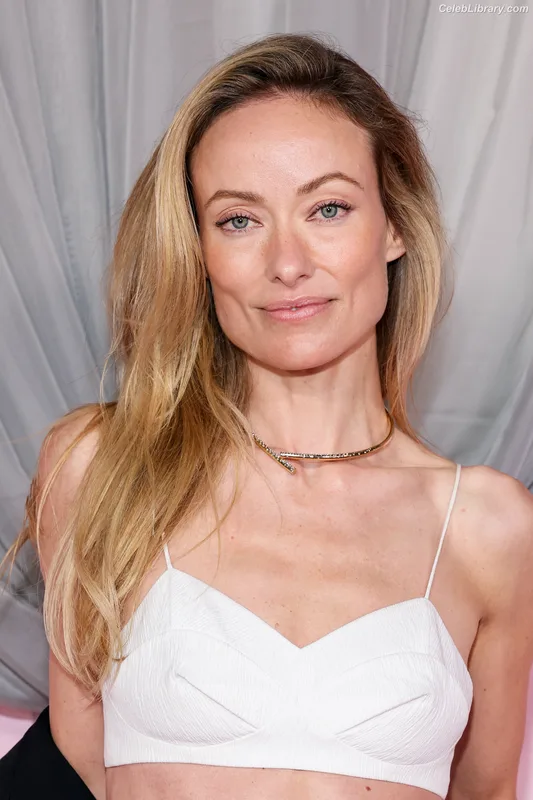 Olivia Wilde photo 12 of 1242