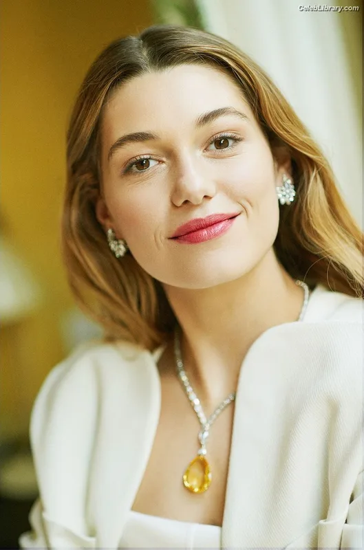 Ollivier Mathilde photo 14 of 18