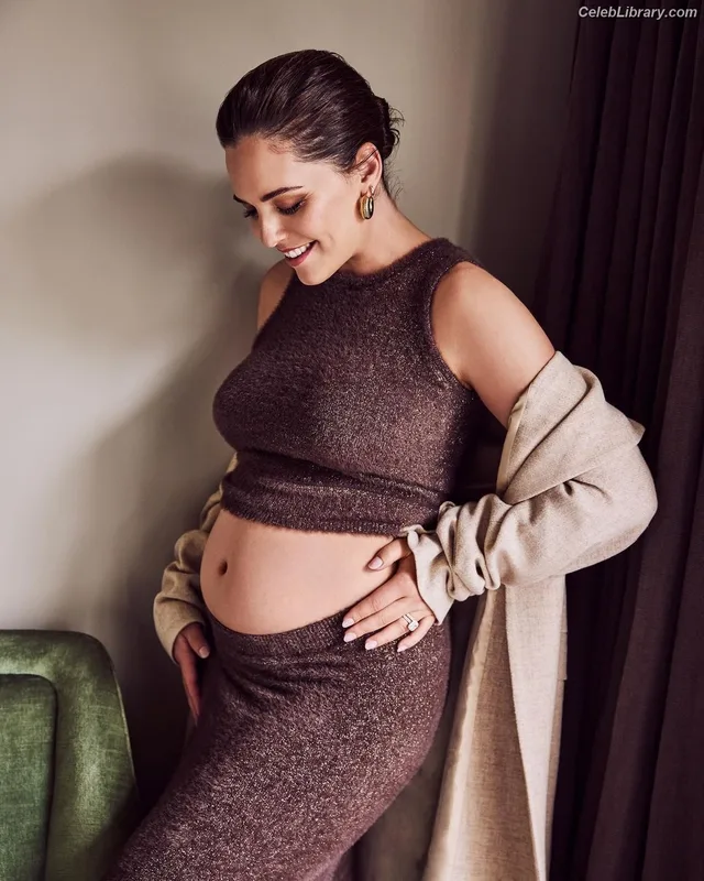 Olympia Valance photo 10 of 138