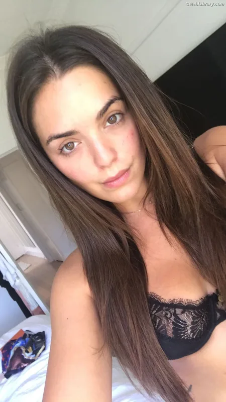 Olympia Valance photo 21 of 138