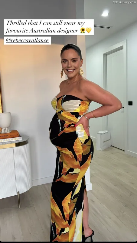 Olympia Valance photo 9 of 138