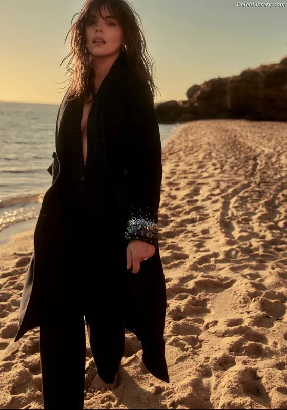 Olympia Valance photo 13 of 138