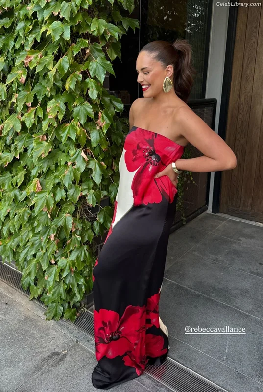 Olympia Valance photo 16 of 138