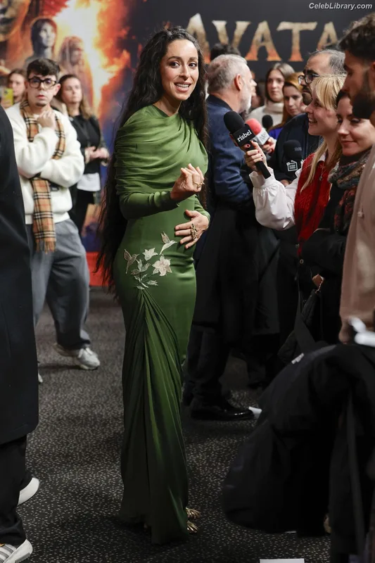 Oona Chaplin photo 14 of 60