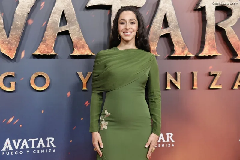 Oona Chaplin photo 15 of 60