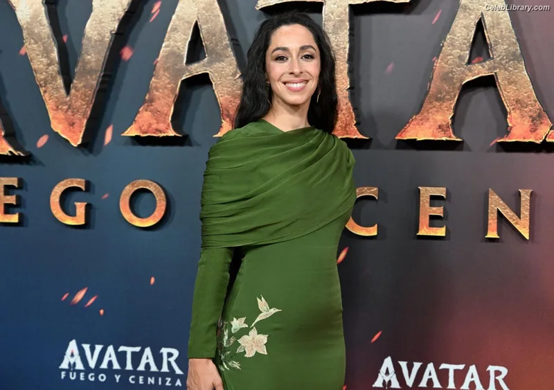 Oona Chaplin photo 18 of 60