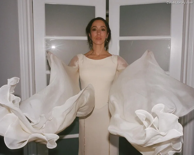 Oona Chaplin photo 21 of 60