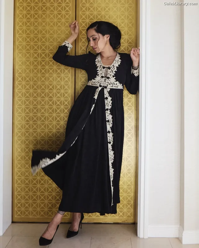 Oona Chaplin photo 5 of 60