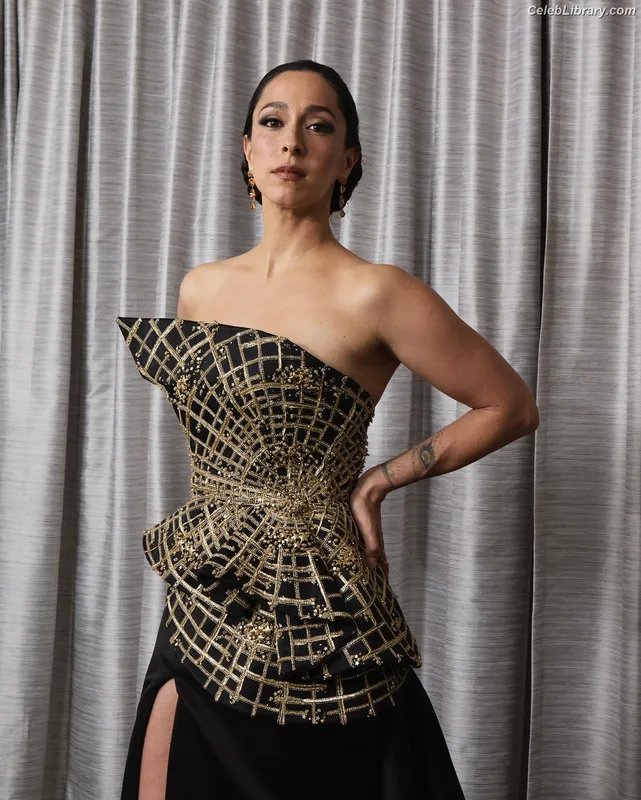 Oona Chaplin photo 9 of 60
