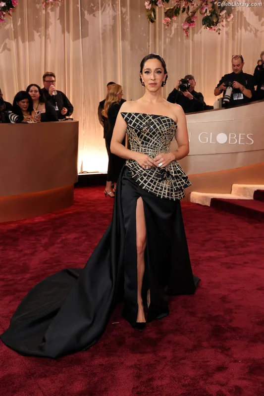 Oona Chaplin photo 14 of 60