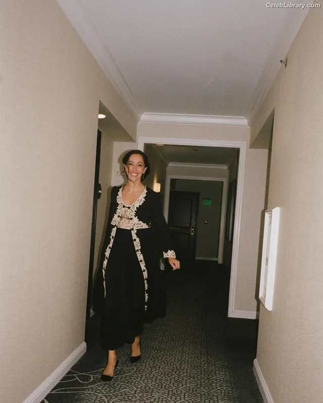 Oona Chaplin photo 10 of 60