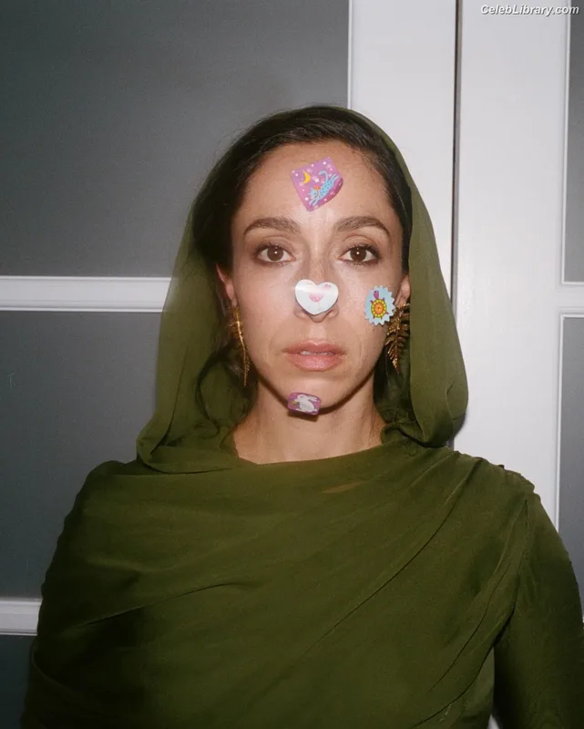 Oona Chaplin photo 11 of 60