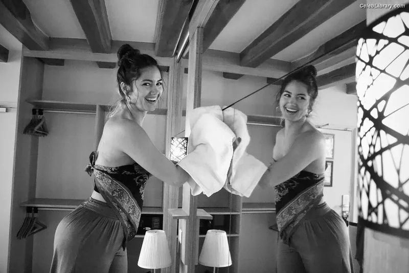 Ophélie Bau photo 3 of 67