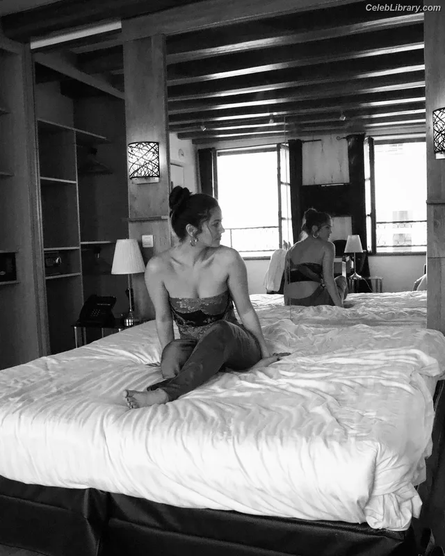 Ophélie Bau photo 5 of 67