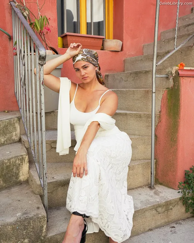 Ophélie Bau photo 3 of 67