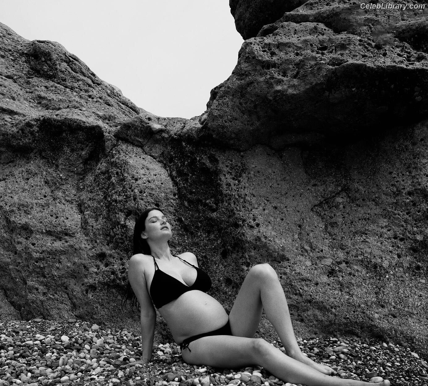 Ophelie Guillermand photo 8 of 130