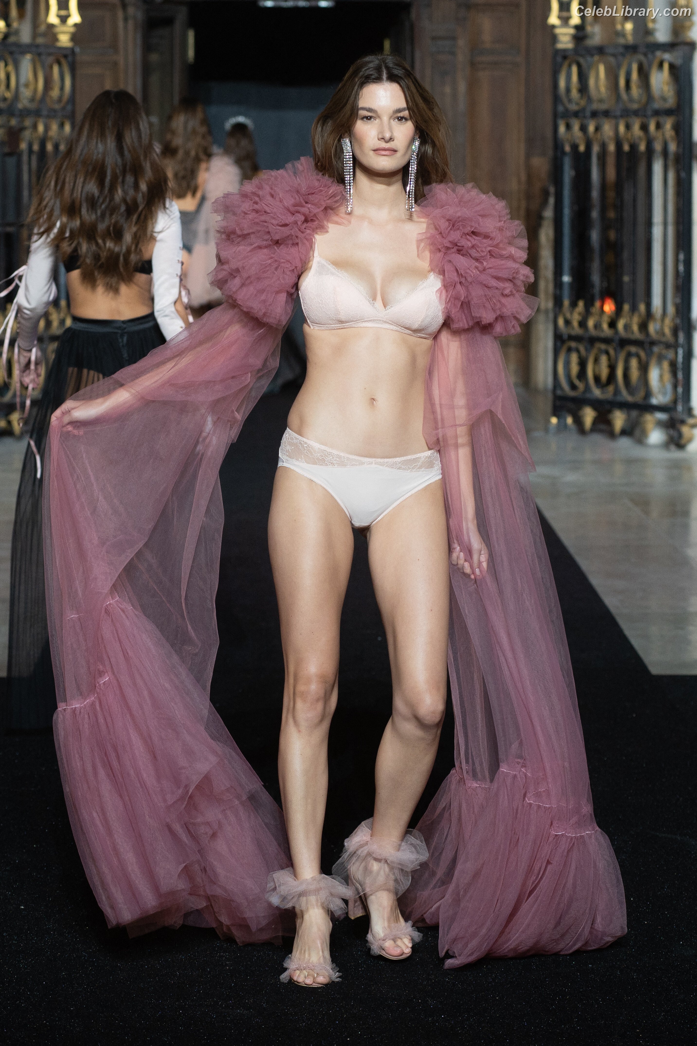 Ophelie Guillermand photo 7 of 130